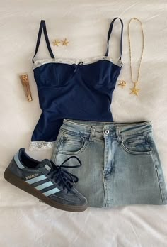 Tropical Vacation Outfits Casual, Flea Market Outfit, Jj Outfits, Bandana Cap, Market Outfit, Music Festival Outfits, Outfit Inspo Summer, Outfit Inspo Casual, Mode Inspo