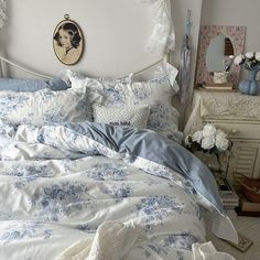 French Ruffle Floral Bedding Set / Blue Small Flat Dorm Room Comforters Twin Xl, Gingham And Floral Bedroom, Twin Size Bed Set, Modern Victorian Bedding, Bedding Ideas Blue And White, Blue Elegant Bedroom, Antique Feminine Bedroom, Shabby Chic Blue Bedroom, Vintage Bed Covers