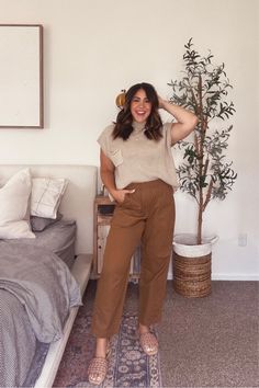 Back to school outfit, teacher look, midsize summer and fall outfit , comfy casual mom outfit, boho chic look Teacher Appropriate Outfits, Midsize Fall Outfits, Summer Work Outfits Office, Midsize Summer, Teacher Outfits Fall, Midsize Outfits, Teaching Outfits, Casual Outfits For Moms, Fall Transition Outfits