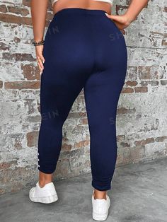 Details:Beaded \nDetails:Button \nStyle:Casual \nType:Regular \nColor:Navy Blue \nPattern Type:Plain \nLength:Cropped \nWaist Line:Natural \nTemperature:Spring/Fall (18-25℃/63-77℉) \nFabric:High Stretch \nMaterial:Knitted Fabric \nComposition:100% Polyester \nCare Instructions:Machine wash or professional dry clean \nBody:Unlined \nSheer:No \n Plus Size Leggings, Button Detail, Spring And Fall, Knitted Fabric, Dry Clean, Navy Blue, Leggings, The 100, Plus Size