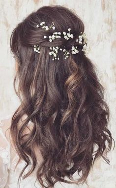 Les cheveux lâchés Down Wedding Hairstyles, Natural Wedding Hairstyles, Wedding Hair Half, Half Up Half Down Wedding, Wedding Hairstyles Medium Length, Greasy Hair, Romantic Wedding Hair, Wavy Haircuts, Wedding Hairstyles With Veil