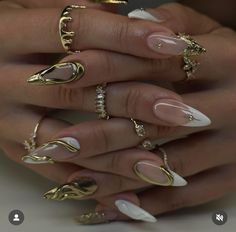 Gold Chrome Nails, Es Nails, Chrome Nails Designs, Acrylic Nail Powder, Nail Techniques, Stiletto Nails Designs, Glow Nails, Long Acrylic Nails Coffin, Oval Nails