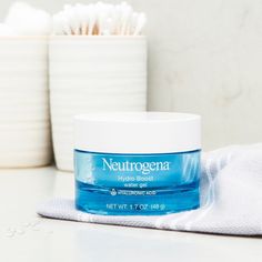 The best selling drug store moisturizer Neutrogena Products, Neutrogena Hydro Boost Water Gel, Winter Skin Care Tips, Hydro Boost Water Gel, Drugstore Moisturizer, Water Gel Moisturizer, Sensitive Skin Care Routine, Skin Care For Dry Skin, Dry Skin Makeup