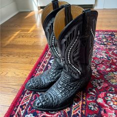 Cayman Boots By Ferrini. Size 9d. Black. Great Condition, See Photos. Black Western Boots With Reinforced Heel, Fitted Black Boots With Leather Sole, Western Black Work Boots For Fall, Black Western Work Boots For Fall, Black Western Style Work Boots For Fall, Fitted Black Western Boots, Black Western Moto Boots With Snip Toe, Black Snip Toe Moto Boots For Formal Occasions, Western Black Snip Toe Boots