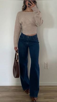 Fitted Fall Outfits, Cute Dressy Outfits With Jeans, Feminine Every Day Outfits, Jeans And Heels Outfit Casual, Fall Outfit With Heels, Sweater Jeans And Heels Outfit, Sweater Going Out Outfit, Fall Sweater And Jeans Outfit, Fall Outfits College Casual