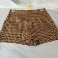 Nwt Skort Black And Brown Plaid. Smoke Free Home Waist 16 Length 14.25 Inseam On Short 2.25 Smoke Free Home Bundle In My Closet Up To 5 Lbs And Pay One Shipping Fee. If You Are New To Poshmark Use My Code Derekdylan2009 To Sign Up And Get $10.00 Off Your First Purchase In Anyone's Closet Thanks For Visiting My Closet. Brown Shorts For Day Out In Fall, Fitted Brown Shorts For Fall, Trendy Brown Shorts For Workwear, Trendy Brown Workwear Shorts, Fitted Brown Shorts For Workwear, Brown Plaid, Large Black, Black And Brown, Sign Up