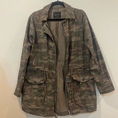 Sanctuary Oversized Camo Jacket. Size Medium. Zips And Has Buttons In Front, Also Can Synch In The Waist If Desired. Size Medium. Nwot. Camouflage Utility Outerwear For Fall, Spring Camouflage Outerwear With Pockets, Spring Utility Camouflage Outerwear, Camouflage Outerwear With Pockets For Spring, Trendy Camouflage Outerwear For Fall, Oversized Camouflage Winter Outerwear, Winter Camouflage Oversized Outerwear, Oversized Camouflage Outerwear For Winter, Casual Camouflage Outerwear With Pockets