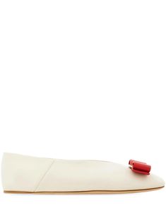 off-white/red leather signature Vara bow detail folding heel slip-on style branded leather insole round toe leather sole gold-tone hardware Logo Shoes, White Pumps, Black Ballet Flats, Blue Flats, Ballet Pumps, Ballerina Shoes, Leather Ballet Flats, Flat Boots, Shoes White