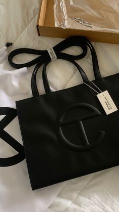 Telfar Black Bag, Medium Black Telfar Bag, Telfar Aesthetic, Telfar Bags Medium, Black Telfar Bag, Telfar Tote Bag, Telfar Medium Bag, Medium Telfar Bag, Medium Telfar