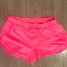 Women's Under Armour Pink Size Small Short, Never Worn Casual Pink Under Armour Bottoms, Under Armour Pink Summer Shorts, Pink Under Armour Summer Shorts, Under Armour Casual Pink Shorts, Under Armour Summer Athleisure Shorts, Under Armour Summer Shorts With Elastic Waistband, Under Armour Athleisure Shorts For Summer, Under Armour Workout Shorts For Summer, Summer Workout Shorts By Under Armour