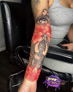 Arm Tattoos Black, Arm Sleeve Tattoos For Women, Hand Tattoos For Girls, Cute Hand Tattoos, Pretty Hand Tattoos, Neck Tattoos Women, Tattoos For Women Half Sleeve, 4 Tattoo