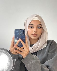 Winter Modest Fashion, Genie Script, Hacks Every Girl Should Know, Hijab Look