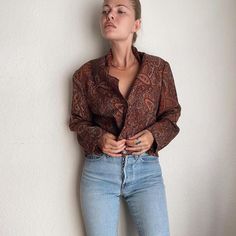 Absolutely stunning vintage blouse found in Nottinghill. So many beautiful ways to style and have fun with this top. Causal wear from time, in overall beautiful vintage condition. No tag size, fits around a S/M, Xs model loved the looser fit.🤎 Bust: 19in Length: 26in Pit to Wrist: 14in Versace Top, Vintage Leather Jacket, Dress Cover, Blouse Vintage, Vintage Tops, Vintage Chic, Vintage Ladies, Womens Clothing Tops, Blouses For Women