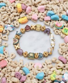 Lucky Charm Bracelet, Urban Jewelry, Bead Charms Diy, Luxe Jewelry, Jewellery Marketing, Jewelry Accessories Ideas