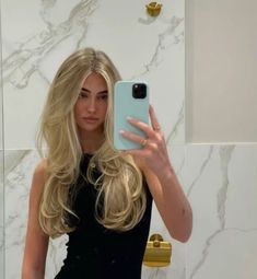 Blonde Balayage Blowout, Blonde Feathered Hair, Blonde Haircuts Long, Blond Blowout, Blowout On Long Hair, Blowout Hair Blonde, Classy Blonde Hair, Overnight Hair Rollers, Blonde Blowout