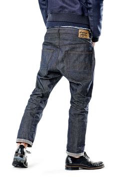 The G-Star US First is now updated with a new straight fit, long rise and a special vintage anniversary label. Pilot Suit, Denim Editorial, Vintage Anniversary, Denim For Men, Baggy Jeans Outfit, Diesel Jeans Mens, Men's Denim Style