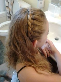 Braid On Front Of Head, Plait Headband Hairstyles, French Braid Around Head, French Crown Braid, Hairband Braid Hairstyle, Braid Band Hairstyles, Braided Hair Band Hairstyles, Braided Hair Band, Braid Hairband Hairstyles