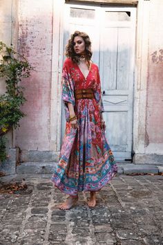 Bohemian Maxi Lotus Print V-Neck Long Dress – Boholady #BohoWear Cherry Print Dress, Short Beach Dresses, Short Dress White, Gaun Fashion, Boho Dresses Long, Look Retro