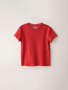 This is a trendy and comfortable t-shirt by NOTHING WRITTEN that is made out of high quality and sturdy material. With distinctive mood of the design and modern look, you can style it for your comfortable daily outfit.- Round neckline inspired from 90s casual look- High elasticity of the fabric- Silicone logo printing detail Designer Red Casual T-shirt, Red T Shirts Women, Cheap 90s Style Stretch T-shirt, Cheap 90s Style Winter T-shirt, Red Tops With Logo, Trendy Red Short Sleeve T-shirt, Basic Red T-shirt With Relaxed Fit, Basic Red Summer T-shirt, Red Relaxed Fit Tops For Everyday