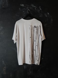 "Naturally dyed cotton top. Loose fit minimalist t-shirt. Raw edge sleeves. Fabric is hand dyed using organic plant matter. Each piece is dyed individually and no two can ever be the same. L size Measurements: Chest: 49\" (126 cm)  Bottom: 51\" (130 cm)  Sleeve: 11\" (29 cm)  Shoulders: 20\" (51 cm)  Length: 31\" (79 cm)  One of a kind top! #220" Painted T Shirt, Organic Plant, Oversize T Shirt, Organic Plants, Naturally Dyed, T Shirt Women, T Shirt Men, Oversized Tshirt, Dye T Shirt