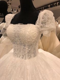 Description: 1.material:lace,tulle,elastic satin,ponge 2.shipping time:20~25 days 3.All dresses are made after orders, we don't accept refund for custom order(custom size) because we couldn't resell it anymore, for standard order, if our dress has quality problem please show us some proofs we will help you solve them.I