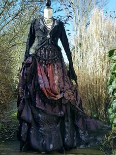 Witch Ren Faire, Witch Into The Woods Costume, Medieval Witch Aesthetic, Witch Dress Aesthetic, Witchy Costume Dresses With Ruffles, Fantasy Witch Outfit, Purple Ren Faire Outfit, Witchy Corset Dress For Cosplay, Woodland Goth Fashion