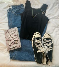 downtown girl brandy spring/summer outfit Suburban Outfit, Downtown Girl Outfits Spring, Downtown Outfits Spring, Downtown Girl Aesthetic Summer, Downtown Girl Spring Outfits, Downtown Girl Outfits Aesthetic, Downtown Summer, Outfit Inspo Downtown Girl, Downtown Girl Fall Outfits