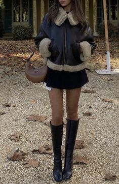 cute autumn outfit France Winter Outfit, Boston Aesthetic Outfits, Vinter Mode Outfits, Adrette Outfits, Rok Outfit, Fest Outfits, Sixth Form, Skandinavian Fashion, Chique Outfits