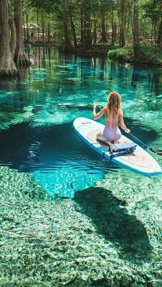 Tropical Destinations, Vacation Places, Alam Yang Indah, Beautiful Places To Travel, Travel Aesthetic, Vacation Spots, Dream Vacations, Maldives, Beautiful World