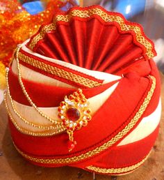 Red and cream Color pagdi Wedding Pagdi, Indian Head, Royal Families, Silk Pants, Day Wedding, Head Wrap, Gold Dress, Cotton Silk, Head Wraps