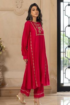 Rani pink chiniya silk kurta with anar motifs, mirror and zari hand embroidery. Comes with pant. - Aza Fashions Paulmi And Harsh, Rani Pink, Lehenga Blouse Designs, Long Kurti, Kurta Dress, Silk Kurta, Dresses Indian, Dress Indian Style, Salwar Kameez Designs