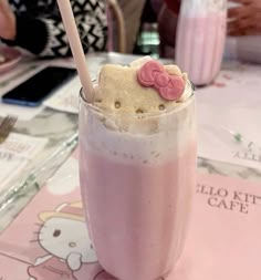 Hello Kitty Drink, Kitty Drink, Hello Kitty And Her Friends, Sanrio Food, Kitty Cafe, Charmmy Kitty, Kawaii Cooking, Cute Snacks, Pink Foods