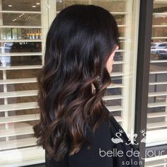 Brown Ombre On Black Hair, Simple Hair Color Ideas For Black Hair, Brown Tips On Black Hair, Soft Caramel Balayage, Caramel Balayage On Dark Hair, Dark Hair Colors, Baylage Hair, Balayage Hairstyle, Underlights Hair