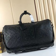 BRC Fashion Lu-Vi bags - 11770 A+ Excellent Quality copies; Contact us if you've any questions in your mind. Luxurious Bags, Ladies Handbags, Branded Packaging, Trendy Tote, Crossbody Tote, Bag Tags, Luxury Items, Grade 1, Louis Vuitton Bag