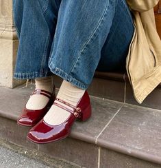 Red Maryjanes Shoes, Red Mary Janes Aesthetic, Downtown Shoes, Mary Janes Aesthetic, Red Mary Jane Shoes, Red Ballet Flats, Zapatos Mary Jane, Quoi Porter