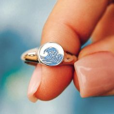 Live Life Making Waves And Wearing All The Wave Rings You Can! Our Newest Addition To The Pura Vida Wave Ring Collection Is This Beautifully Detailed Make Waves Signet Ring That Makes You Feel Like You're In The Middle Of The Ocean No Matter Where You Are! Brass Base W/ Rhodium Plating & Enamel Approx. 9mm Diameter Dainty Pretty Boho Chic Summer Spring Surf Flowers Brand New Tags Attached Stack & Bundle & Save 20% Fast Same Day Shipping Pura Vida Wave Ring, Pura Vida Wave, Wave Rings, Trillion Engagement Ring, Aquamarine Stone Ring, Middle Of The Ocean, Luxury Wedding Rings, Hematite Ring, Pink Moonstone