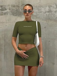 Mini skirt set Material: Spandex, Polyester Fabric Type: Knitted Fabric Dresses Length: Above Knee, Mini Collar: O-Neck Clothing Patterns: SLIM Closure Type: Pullover Knit Fabric Dress, Outfits Sporty, Army Green Shorts, Outfit Streetwear, 2 Piece Sets, Crop Top Skirt, Y2k Clothes, Estilo Chic, Short Sleeve Cropped Top