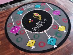 Nath Rangoli, Diy Kite Decorations, Flower Wall Decor Diy, Rangoli Designs Simple Diwali, Rangoli Simple