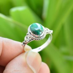 Green Malachite Ring | 925 Sterling Silver Rings | 7x9 mm Oval Malachite Ring | Handmade Silver Ring | Gemstone Jewelry | Gemstone Rings 》D E T A I L S《 ✦Stone: Natural Green Malachite ✦Shape: Oval ✦Size: 7x9 mm ✦Weight:- 3.00 Gram Approx ✦SKU: SE-281 �》A B O U T S T O N E《 💎 Malachite is vibrant green color stone which can bring transformation by assisting one in changing situations.. The green color of this stone is the color of abundance of spirit and prosperity. Malachite act as guardian of Malachite Ring, Larimar Ring, Malachite Rings, Malachite Jewelry, Green Malachite, Rose Quartz Ring, Bohemian Rings, Handmade Rings, Silver Rings Handmade