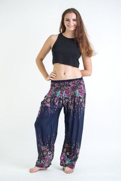 Floral Unisex Harem Pants in Blue Blue Harem Pants, Homestuck Oc, Palooza Pants, Ideas For Ocs, Bo Ho, Elephant Pants, Japanese Clothes, Harem Trousers, Sari Dress