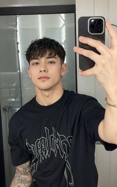 vanuled on ig. Y2k Hair Men, Male Selfie Ideas, Cute Filipino Boys, Selfie Ideas For Men, Men Selfie Ideas, Ideas Para Fotos Hombres, Face Selfie Ideas, Selfie Poses Men, Asian Hair Style