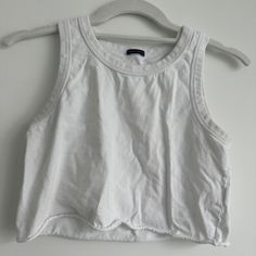 White Cropped Brandy Melville Shirt; Never Worn White Cotton Crop Top For Everyday, Basic White Cotton Crop Top, White Basic Cotton Crop Top, Casual Cropped Cotton Top, Spring White Cotton Crop Top, Casual White Cotton Tank Top, White Cotton Crop Top For Spring, White Basic Tank Top For Day Out, Basic White Tank Top For Day Out