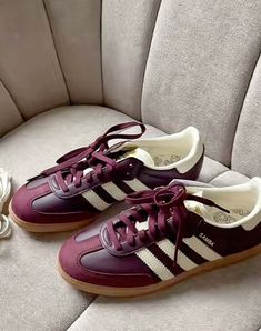 #sambas #sambashoes #adidas #maroon #red #fashion Sepatu Platform, Y2k Shoes, Fall Fits