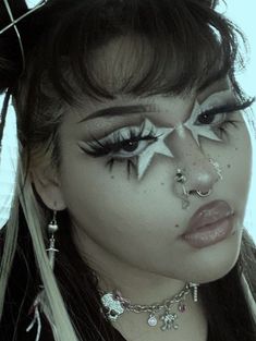 Grungy Makeup, Funky Makeup, Punk Makeup, Alt Makeup, Cake Face, Star Makeup, Emo Makeup