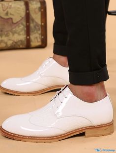 OrcaJump - Hombres Oxfords Wingtip Casual Diario Oficina & Carrera PU Blanco / Negro Primavera / Verano Zapatos Spring Summer Shoes, Mens Slip Ons, Men Shoes Formal, White Dress Shoes, Black Leather Shoes, Mens Oxfords, Formal Shoes, Womens Oxfords, Active Wear For Women