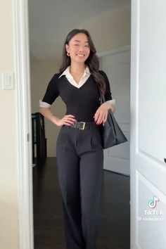 Finance Job Outfit, Architect Women Outfit, Solicitor Outfit Woman, Off Duty Lawyer Outfits, Doctor Off Duty Outfits, Vet Tech Interview Outfit, Legal Intern Outfit, Modern Office Clothes, Navy Professional Outfits Women