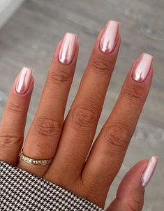 Dive into a sea of chic vibes with over 70 irresistible nude nails ideas – from beige to white, every shade is on point! 💅 Explore nude nail designs, pink nude nails, and trendy nail ideas. Transform your nails with nude nails with design or chic nude chrome nails. Your style, your shade! #NudeNails #NailDesigns #PinkNude #NailIdeas #NudeChrome Gel Nails Rose Gold, Gold Tone Nails, Rose Gold Gel Nails Ideas, Fall Nails Fair Skin, Fall Nails For Fair Skin, Chrome Color Nails, Gold Rose Nails, Nail Rose Gold, Chrome Coffin Nails