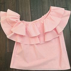 Never Worn Lilly Pulitzer Pink Gingham Ruffle Top Spring Ruffle Blouse For Picnic, Spring Ruffled Blouse For Picnic, Plaid Ruffle Blouse For Day Out, Plaid Ruffled Blouse For Day Out, Spring Blouse With Ruffles For Picnic, Summer Striped Tops With Ruffles, Spring Gingham Blouse With Ruffles, Gingham Blouse With Ruffles For Day Out, Summer Ruffles Top For Picnic