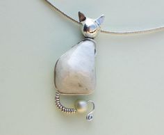 Unique cat jewellery: from Egypt to modern times - Zilvera Jewelry Animals, Silver Cat Pendant, Sterling Silver Cat, Green Pearls, Unique Cats, Cat Pendants