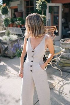 10 Summer Wardrobe Staples That Are Versatile AF Summer Work Outfits, Jumpsuit Outfit, Linen Jumpsuit, Mode Inspiration, Spring Summer Outfits, Outfit Casual, Outfits Casuales, Kirby